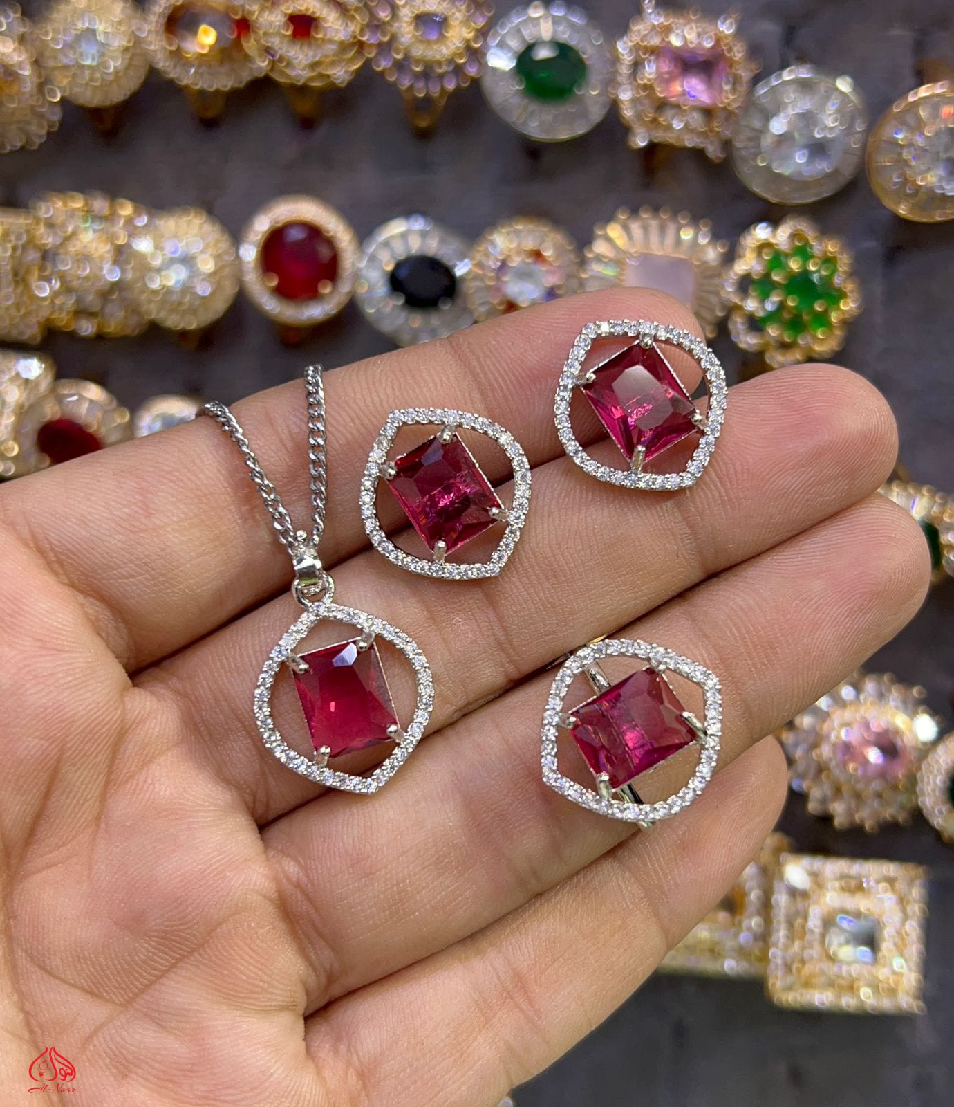 Zarcon locket set with ring